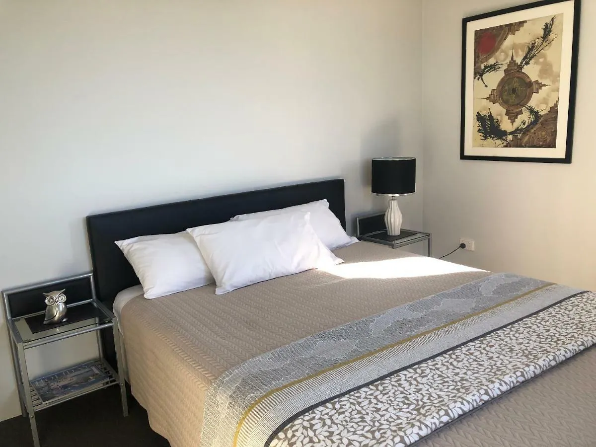**** Aparthotel Centrepoint Apartments Caloundra Australia